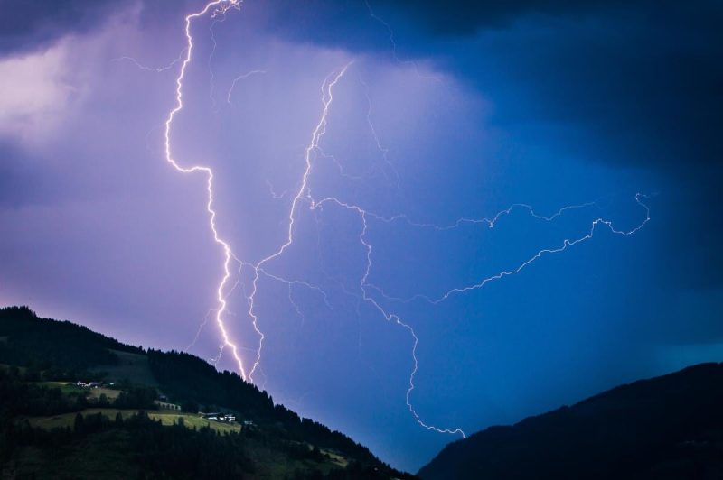 На Львівщині очікуються погіршення погоди / фото ua.depositphotos.com